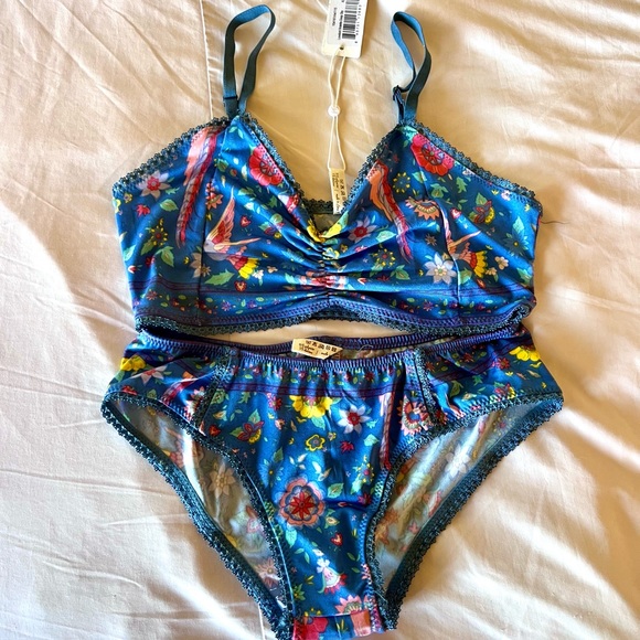 Spell lovebird intimates - Picture 4 of 11